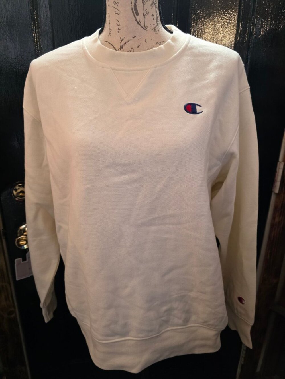 Champion Womens Crewneck Sweatshirt Medium Off-White Cotton Blend Embroidered Lo